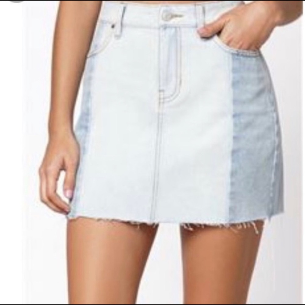 PacSun Two Tone Denim High Rise Mini Skirt Fray Hem Women’s 26/2